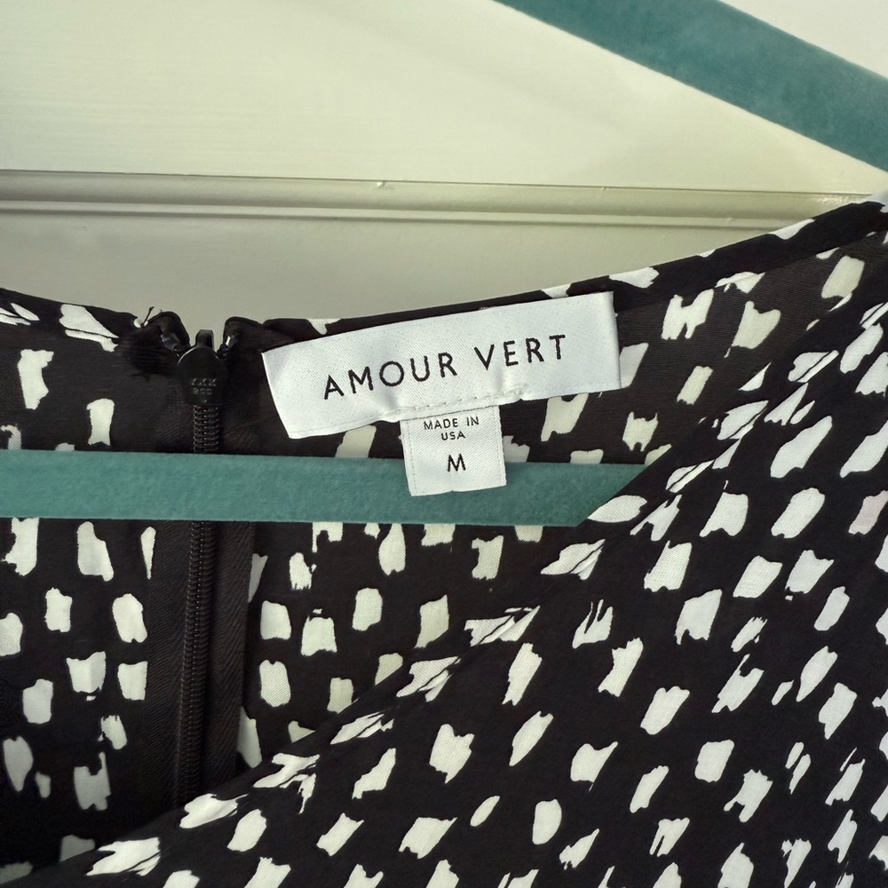 Amour Vert Silk Black and White Dress - Picture 2 of 3